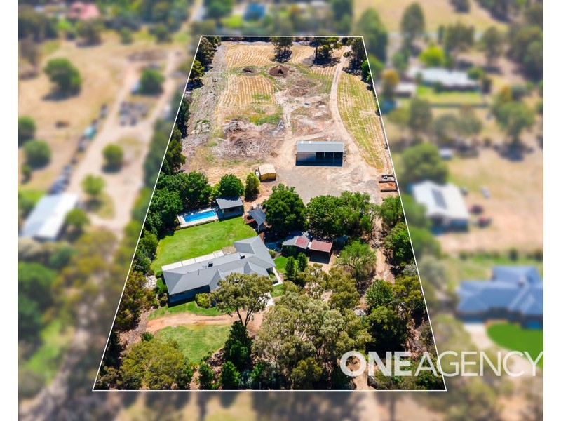 102 MITCHELL ROAD, Lake Albert NSW 2650