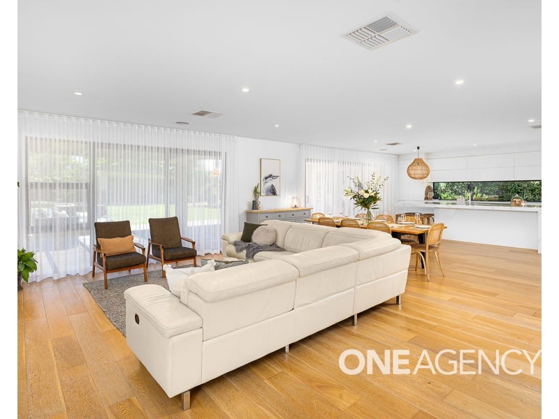 102 MITCHELL ROAD, Lake Albert NSW 2650