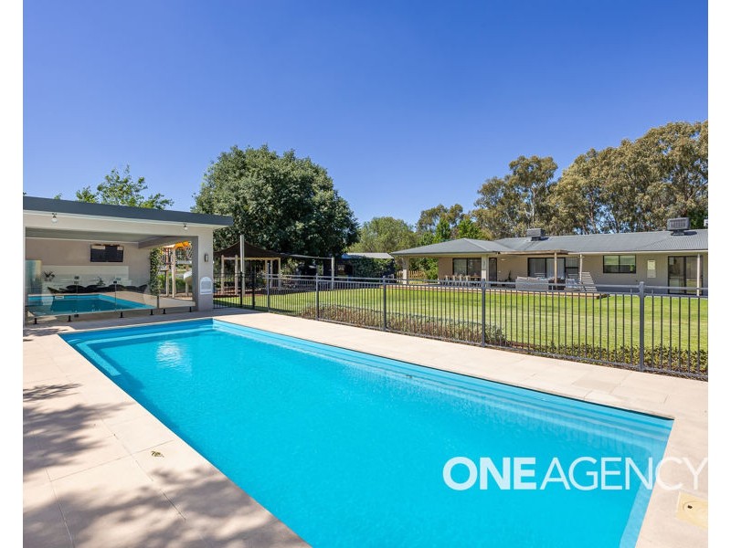 102 MITCHELL ROAD, Lake Albert NSW 2650