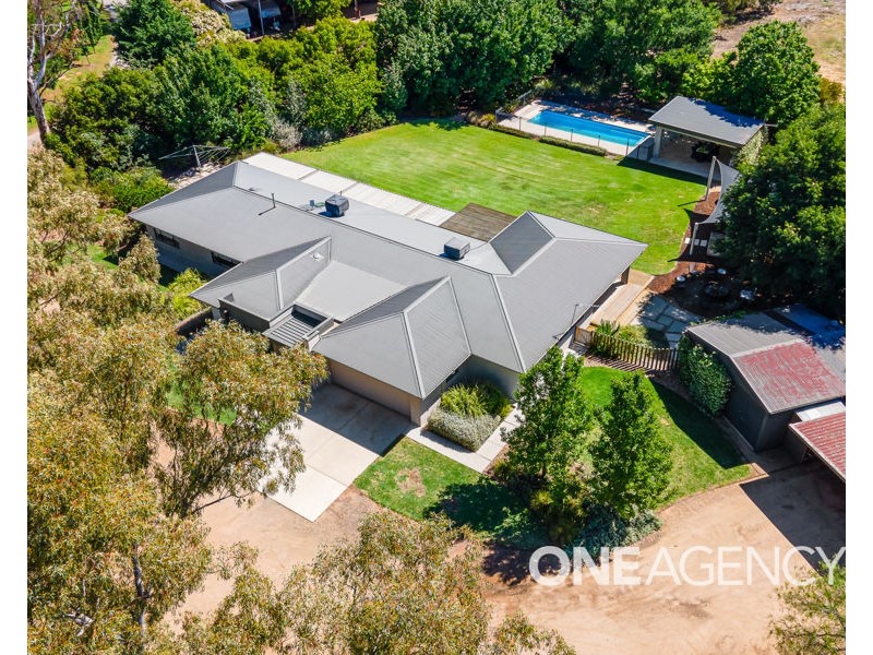 102 MITCHELL ROAD, Lake Albert NSW 2650
