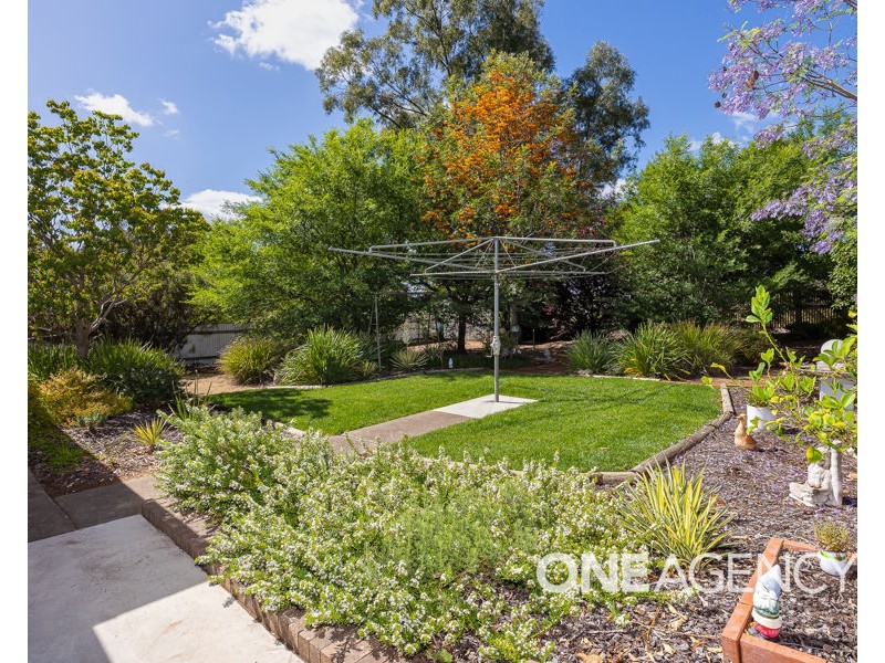 8 DOMAN STREET, Estella NSW 2650