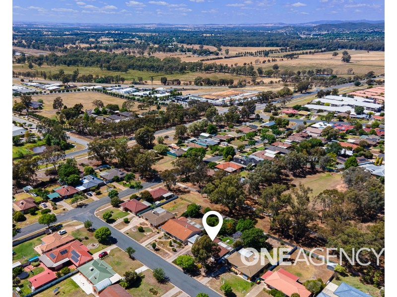 8 DOMAN STREET, Estella NSW 2650