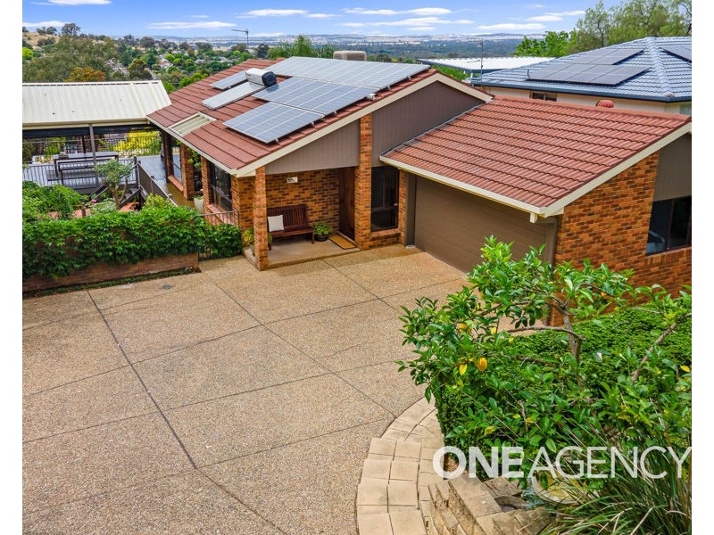 1 ANDREWS AVENUE, Kooringal NSW 2650