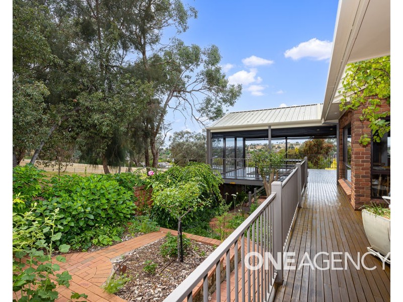 1 ANDREWS AVENUE, Kooringal NSW 2650