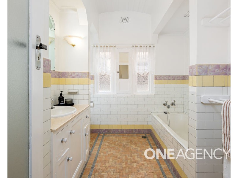 24 ATHOL STREET, Turvey Park NSW 2650