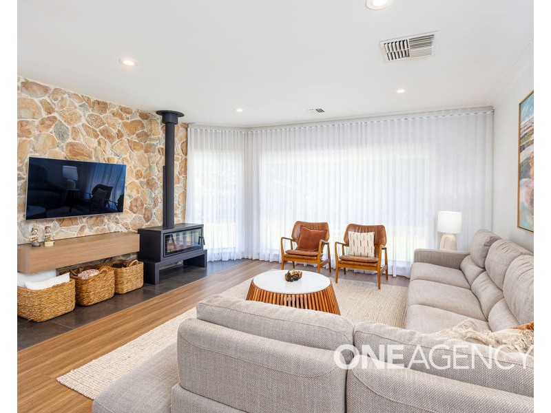 13 LANSDOWNE AVENUE, Lake Albert NSW 2650