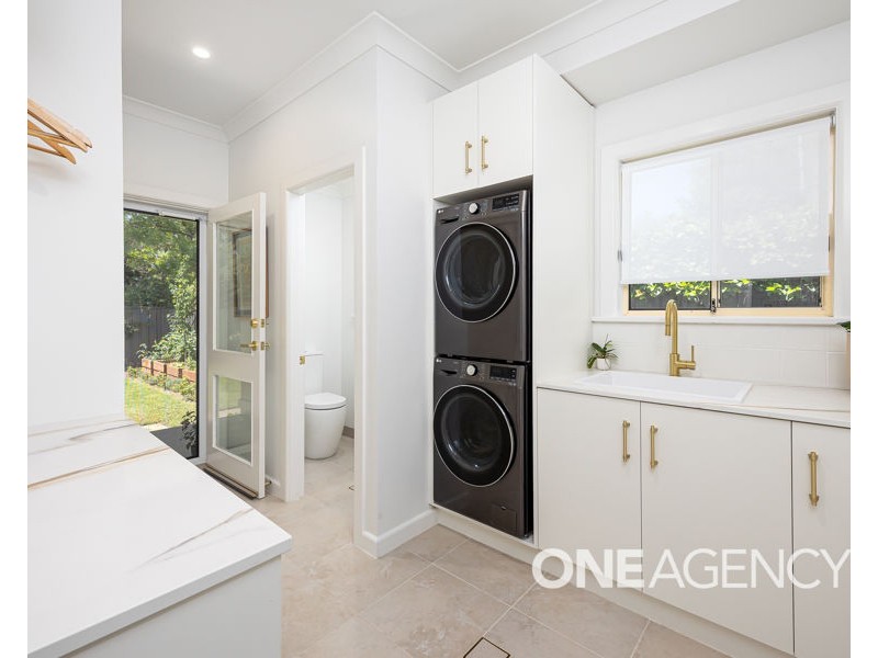 13 LANSDOWNE AVENUE, Lake Albert NSW 2650