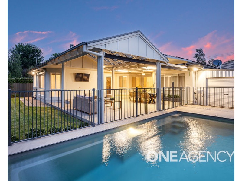 13 LANSDOWNE AVENUE, Lake Albert NSW 2650