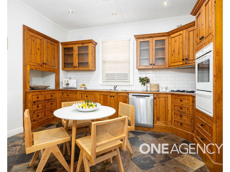16 LINDSAY STREET, Turvey Park NSW 2650
