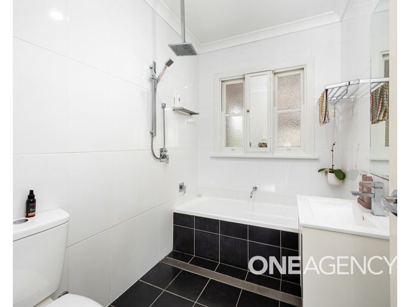 2 CHARLEVILLE ROAD, Turvey Park NSW 2650