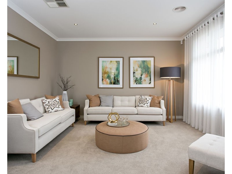 4 COOTAMUNDRA BOULEVARD, Gobbagombalin NSW 2650