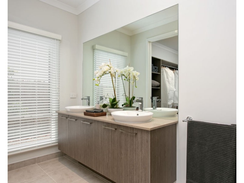 4 COOTAMUNDRA BOULEVARD, Gobbagombalin NSW 2650