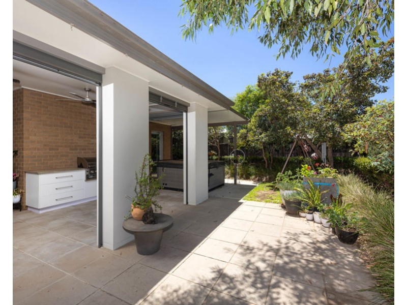 4 COOTAMUNDRA BOULEVARD, Gobbagombalin NSW 2650