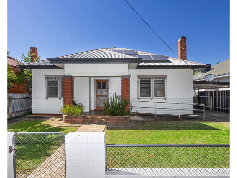 6 RHODA AVENUE, Wagga Wagga NSW 2650