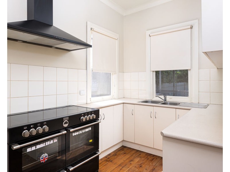 6 RHODA AVENUE, Wagga Wagga NSW 2650