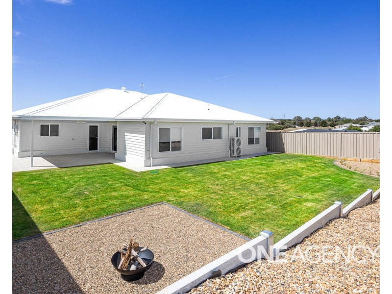 79 LINGIARI DRIVE, Lloyd NSW 2650