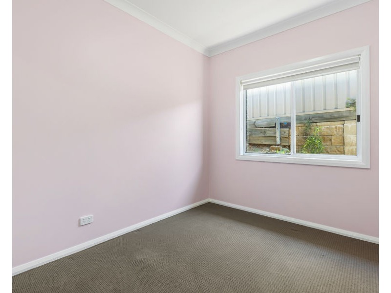 17 DEAKIN AVENUE, Lloyd NSW 2650