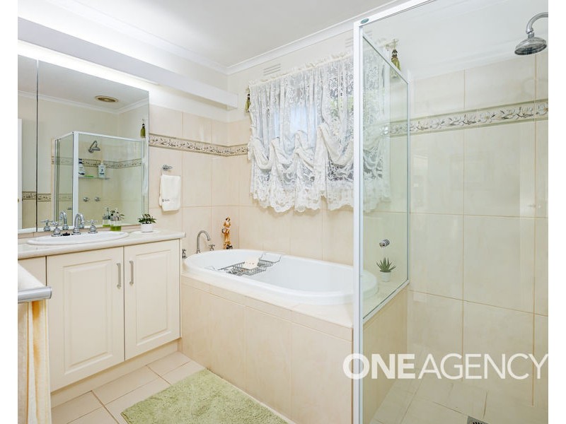 5 VANDA STREET, Lake Albert NSW 2650