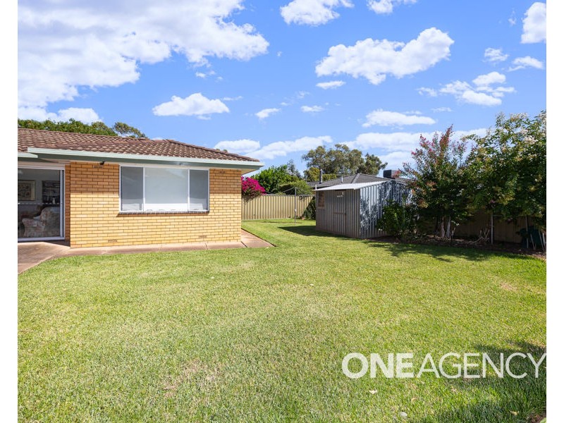 5 VANDA STREET, Lake Albert NSW 2650