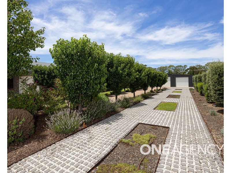 1 BELMORE PLACE, Tatton NSW 2650