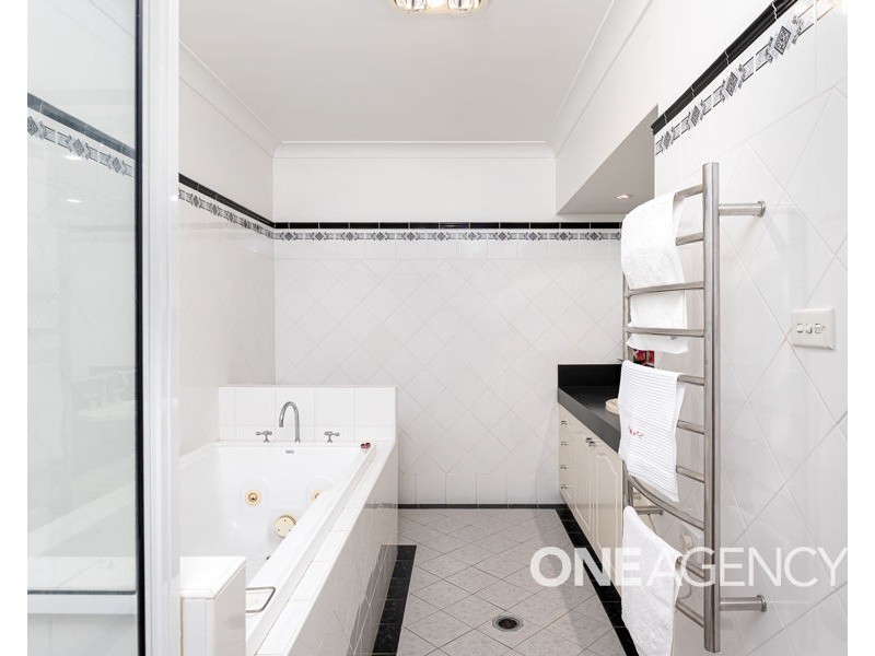 52 SIMKIN CRESCENT, Kooringal NSW 2650