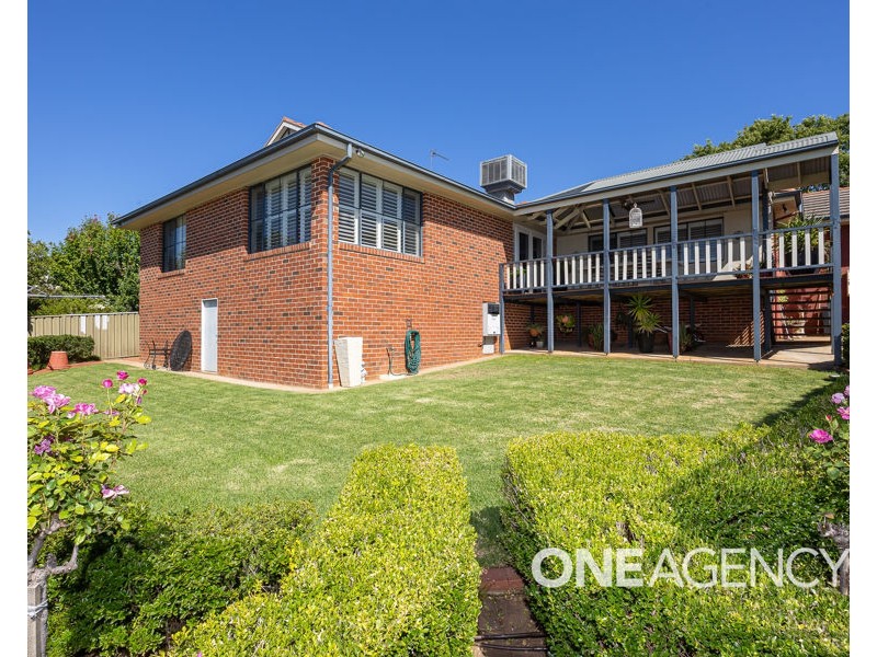 52 SIMKIN CRESCENT, Kooringal NSW 2650