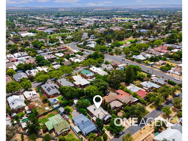 35 SUNSHINE AVENUE, Turvey Park NSW 2650