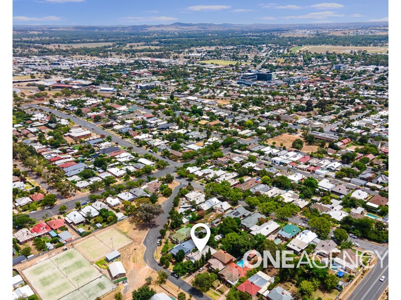 35 SUNSHINE AVENUE, Turvey Park NSW 2650