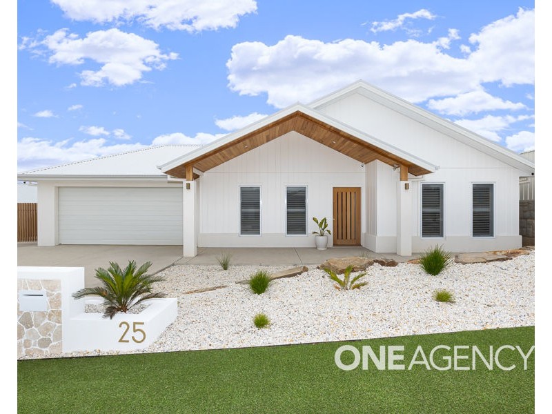 25 NOLAN STREET, Lloyd NSW 2650