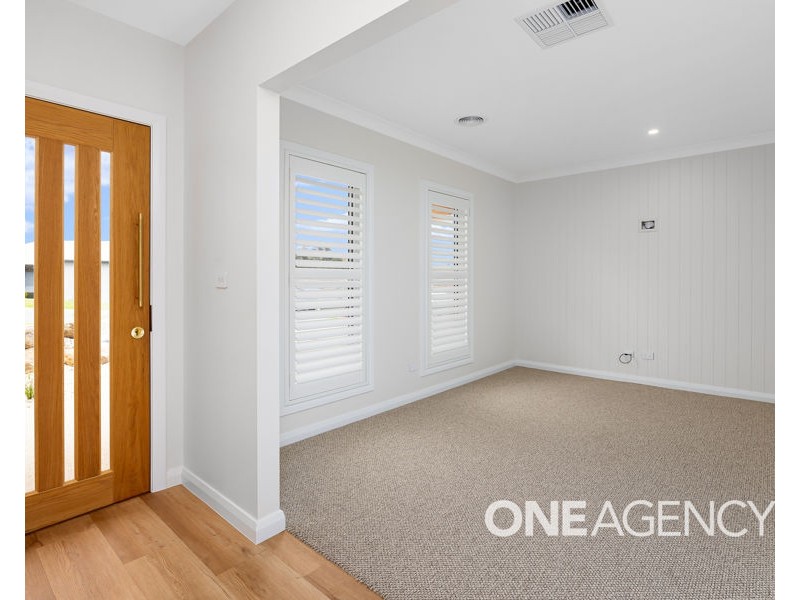 25 NOLAN STREET, Lloyd NSW 2650