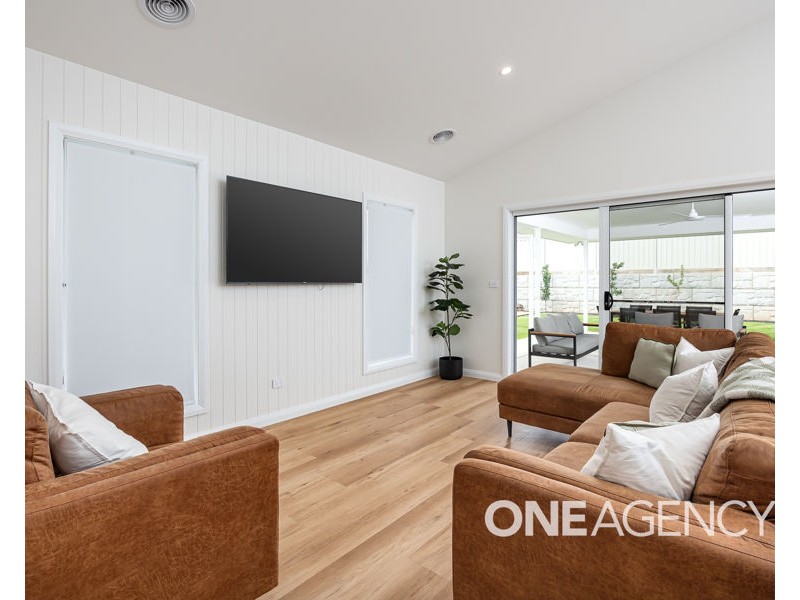 25 NOLAN STREET, Lloyd NSW 2650