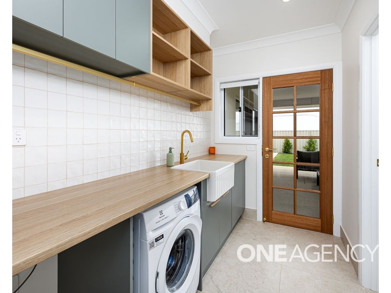 25 NOLAN STREET, Lloyd NSW 2650