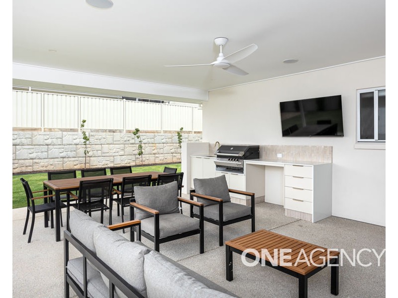 25 NOLAN STREET, Lloyd NSW 2650