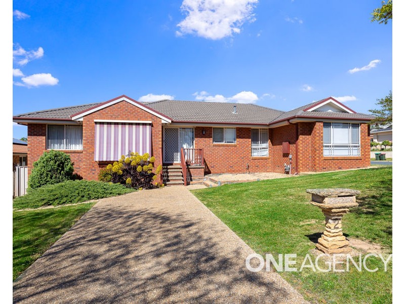 2 DELVIN PLACE, Kooringal NSW 2650