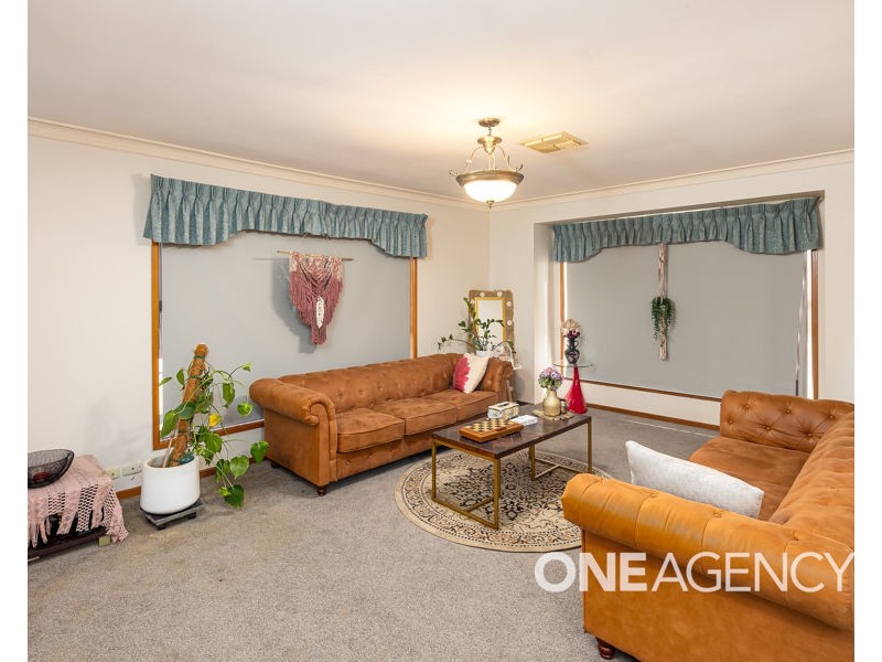 2 DELVIN PLACE, Kooringal NSW 2650