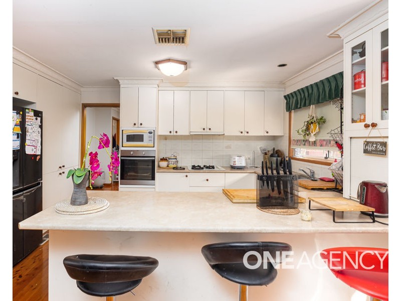 2 DELVIN PLACE, Kooringal NSW 2650