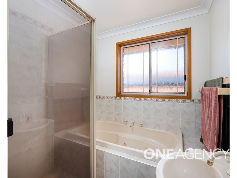 2 DELVIN PLACE, Kooringal NSW 2650