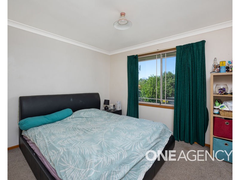 2 DELVIN PLACE, Kooringal NSW 2650