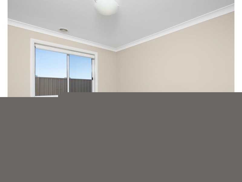 16 BARTON AVENUE, Lloyd NSW 2650