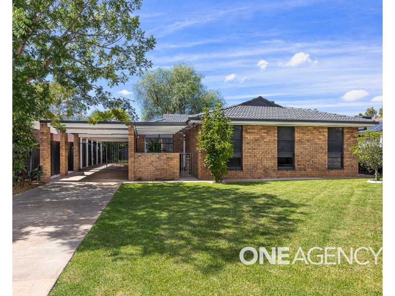58 MAPLE ROAD, Lake Albert NSW 2650