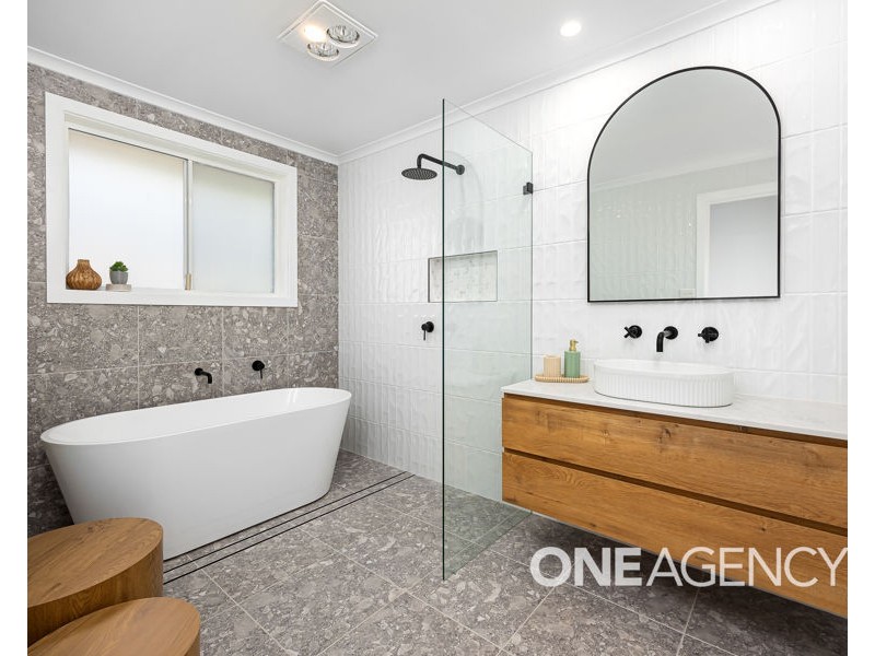58 MAPLE ROAD, Lake Albert NSW 2650