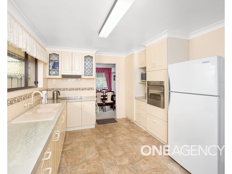 37 WALANA CRESCENT, Kooringal NSW 2650
