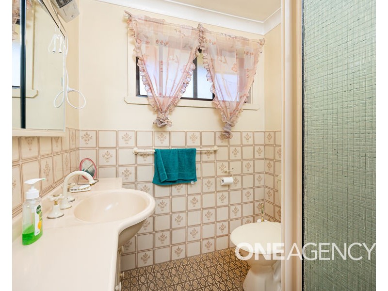 37 WALANA CRESCENT, Kooringal NSW 2650