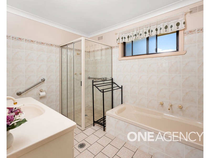 37 WALANA CRESCENT, Kooringal NSW 2650