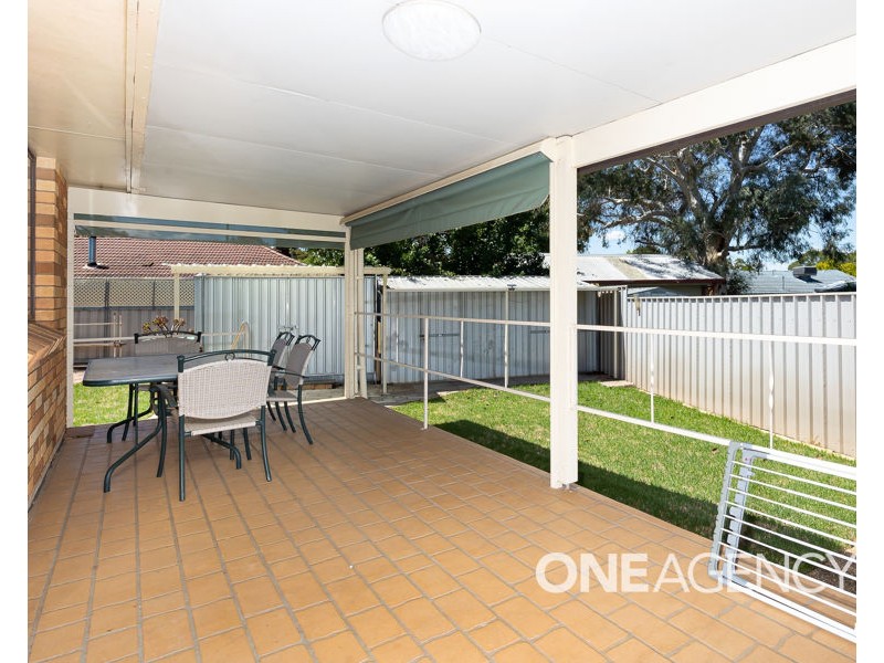37 WALANA CRESCENT, Kooringal NSW 2650