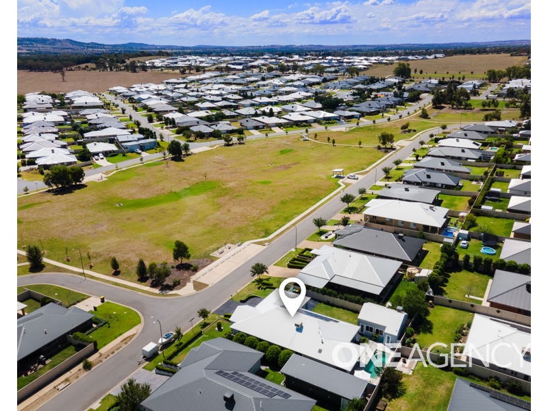 47 BARMEDMAN  AVENUE, Gobbagombalin NSW 2650