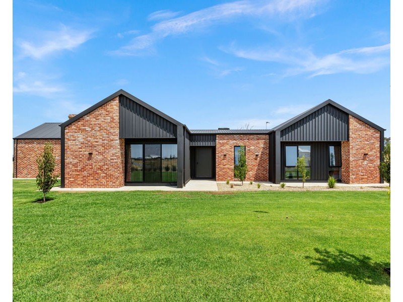 4 SIRIUS WAY, Gumly Gumly NSW 2652