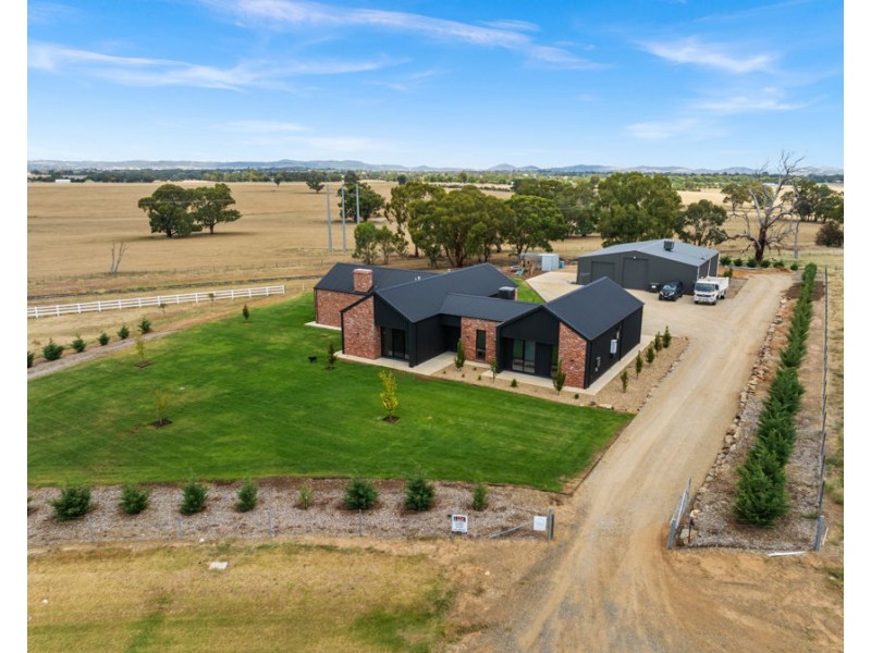 4 SIRIUS WAY, Gumly Gumly NSW 2652