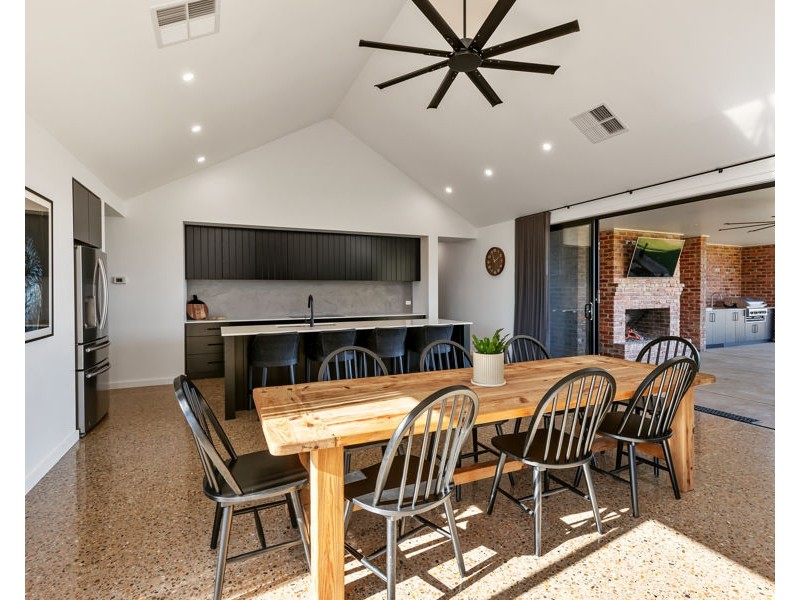 4 SIRIUS WAY, Gumly Gumly NSW 2652