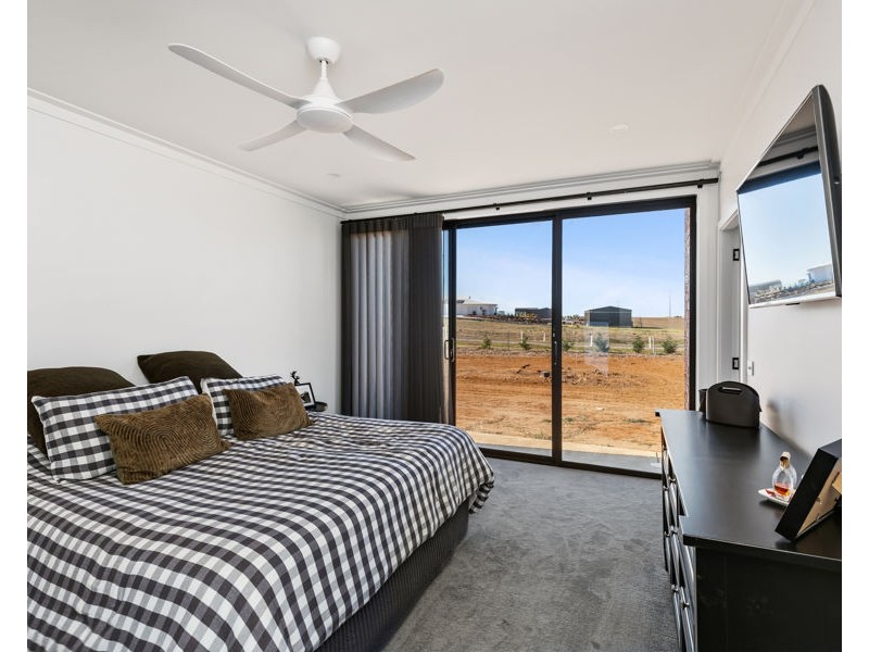 4 SIRIUS WAY, Gumly Gumly NSW 2652